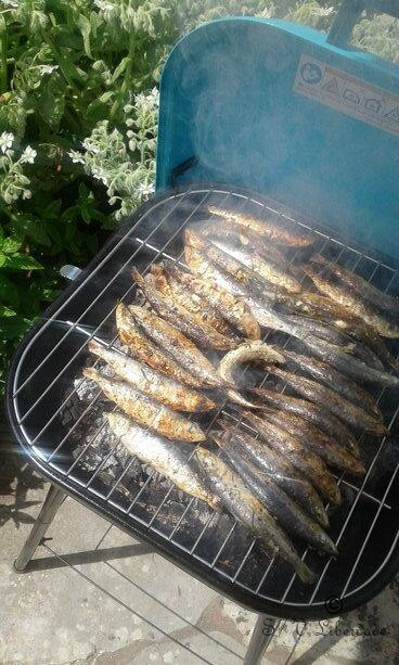 BBQ sardines pour garder le goût du poisson BBQ sardines pour garder le goût du poisson