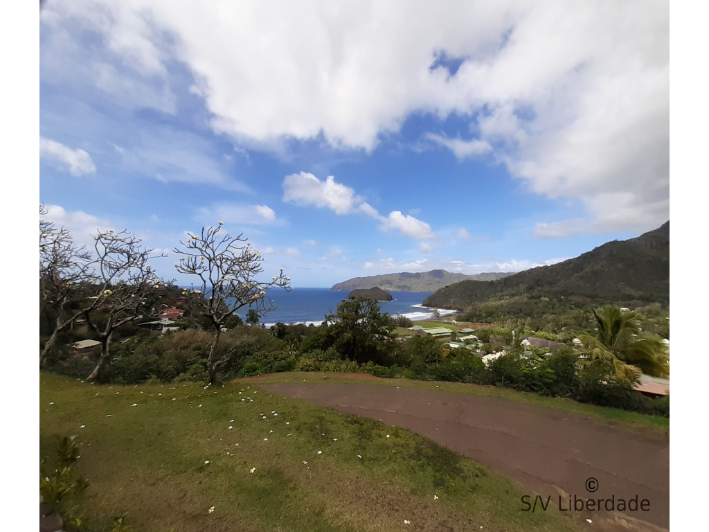 Vue depuis le cimetiere de Atuona